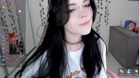 Snapshot of selena___cute chatting on 02-17-25, 05:04 Selena online show from 02-17-25, 05:04