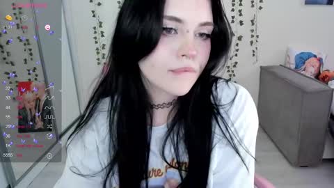 Snapshot of selena___cute chatting on 02-17-25, 08:09 Selena online show from 02-17-25, 08:09