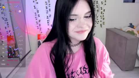 Snapshot of selena___cute chatting on 02-27-25, 05:13 Selena online show from 02-27-25, 05:13