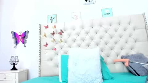 Snapshot of selena_beautyy chatting on 12-20-25, 06:48 selena_beautyy online show from 12-20-25, 06:48