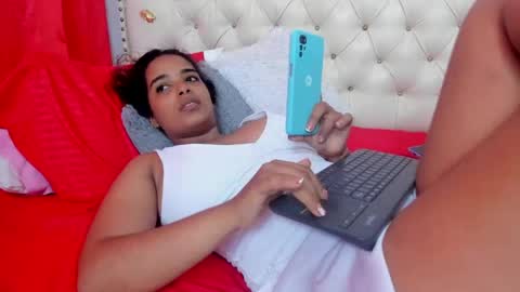 selena_beautyy online show from 05-11-26, 07:00