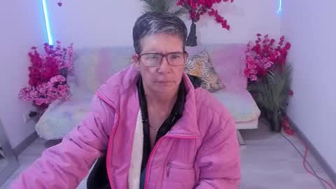 Snapshot of selena_ferreira chatting on 09-17-25, 11:34 Selena online show from 09-17-25, 11:34