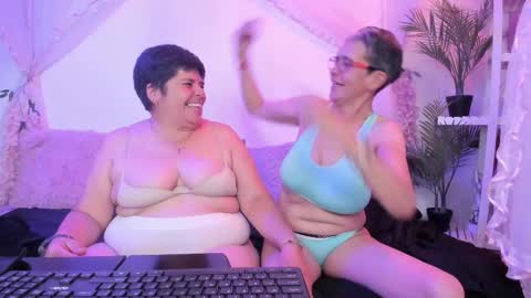 Snapshot of selena_ferreira chatting on 11-08-25, 05:51 Selena online show from 11-08-25, 05:51