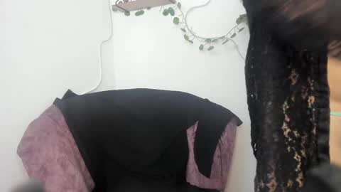 Snapshot of selena_ferreira chatting on 11-15-25, 07:32 Selena online show from 11-15-25, 07:32