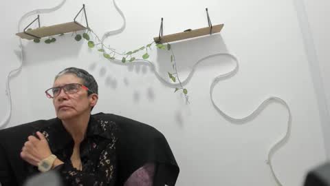 Snapshot of selena_ferreira chatting on 11-18-25, 06:56 Selena online show from 11-18-25, 06:56