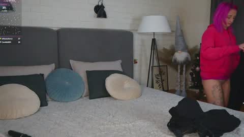 Snapshot of selena_lily chatting on 12-12-24, 12:55 Selena Lily online show from 12-12-24, 12:55