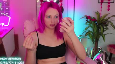 Snapshot of selena_lily chatting on 02-14-25, 10:28 Selena Lily online show from 02-14-25, 10:28