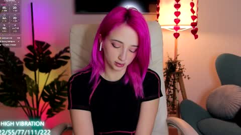 Snapshot of selena_lily chatting on 02-24-25, 03:23 Selena Lily online show from 02-24-25, 03:23