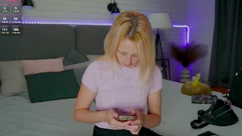 Snapshot of selena_lily chatting on 09-11-25, 12:16 Selena Lily online show from 09-11-25, 12:16