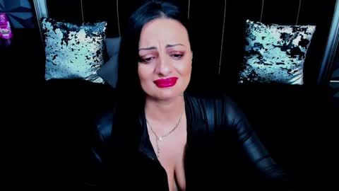 Selene online show from 12-28-24, 09:09