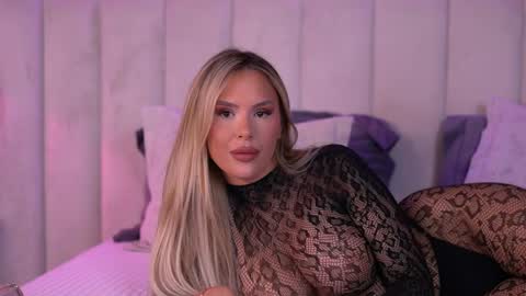 Selena online show from 03-20-26, 08:52