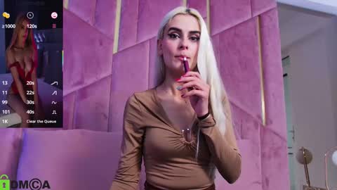 Selena online show from 11-10-25, 05:06