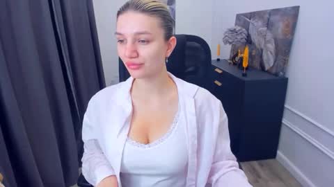 selenaemoore online show from 05-23-26, 03:45