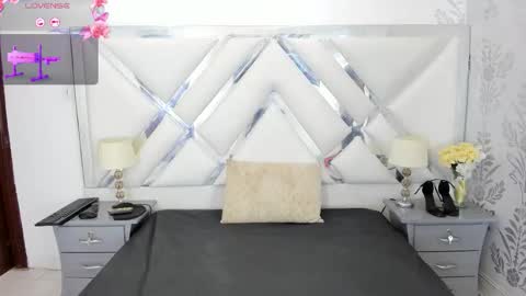 Selena reyess online show from 01-09-26, 07:04