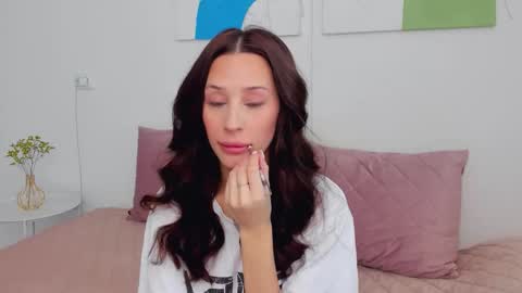 Selena online show from 02-26-26, 07:51