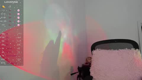 Snapshot of selene_e chatting on 01-02-25, 02:00 Karol. online show from 01-02-25, 02:00