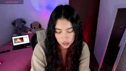 Snapshot of selene_e chatting on 01-12-25, 03:17 Karol. online show from 01-12-25, 03:17