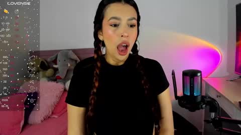 Snapshot of selene_e chatting on 01-20-25, 11:10 Karol. online show from 01-20-25, 11:10