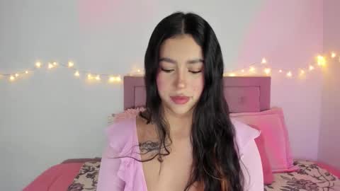 Snapshot of selene_e chatting on 01-10-26, 10:25 Karol. online show from 01-10-26, 10:25