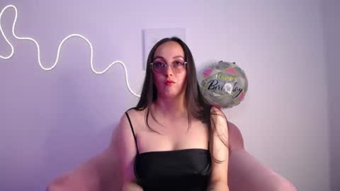 Snapshot of selene_swee chatting on 06-18-26, 08:35 selene_swee online show from 06-18-26, 08:35