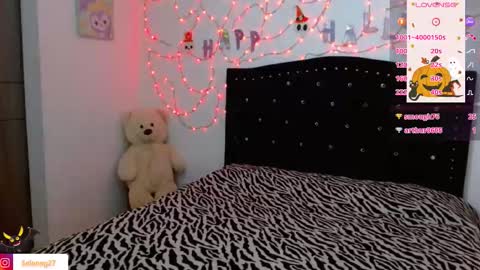 Snapshot of seleneg chatting on 10-18-25, 02:58 Selene G online show from 10-18-25, 02:58