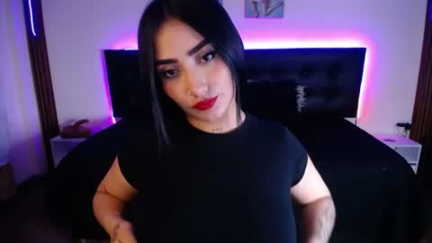 Snapshot of selenemore chatting on 06-12-26, 10:41 Selene online show from 06-12-26, 10:41
