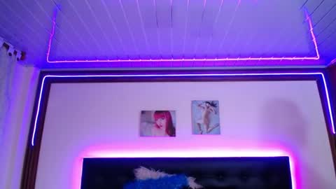 Snapshot of selenemore chatting on 06-18-26, 10:36 Selene online show from 06-18-26, 10:36