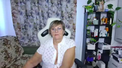 Selenna online show from 01-04-25, 06:09