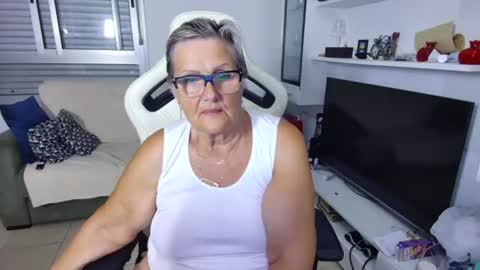 Selenna online show from 06-25-26, 05:17