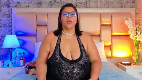 Snapshot of selennacooper chatting on 07-07-26, 12:09 Selenna Cooper online show from 07-07-26, 12:09