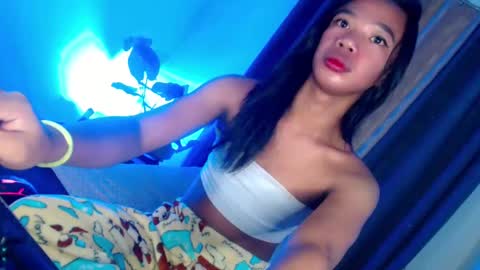 Snapshot of selfsuckercum69 chatting on 02-15-25, 01:42 Jessy online show from 02-15-25, 01:42