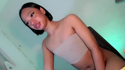 Snapshot of selfsuckercum69 chatting on 09-18-25, 11:01 Jessy online show from 09-18-25, 11:01