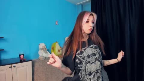 Snapshot of sell0n chatting on 12-21-24, 03:14 Mindy online show from 12-21-24, 03:14