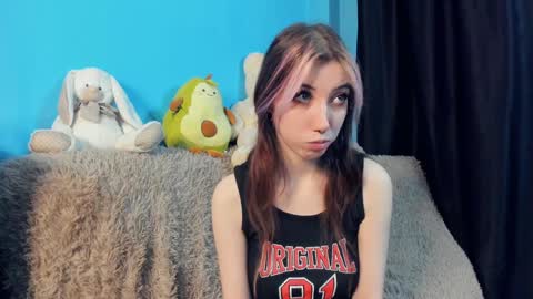 Snapshot of sell0n chatting on 12-27-24, 03:53 Mindy online show from 12-27-24, 03:53