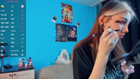 Snapshot of sell0n chatting on 02-18-25, 03:21 Mindy online show from 02-18-25, 03:21