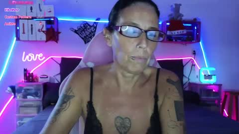 Snapshot of selvaggia_del_caribe chatting on 12-27-24, 05:48 Selvaggia Del Caribe online show from 12-27-24, 05:48