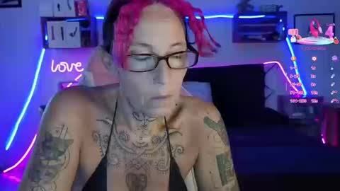 Snapshot of selvaggia_del_caribe chatting on 10-15-25, 04:40 Selvaggia Del Caribe online show from 10-15-25, 04:40