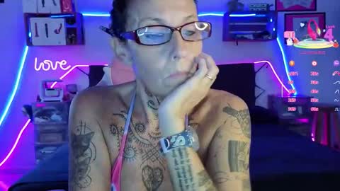 Snapshot of selvaggia_del_caribe chatting on 10-22-25, 04:51 Selvaggia Del Caribe online show from 10-22-25, 04:51