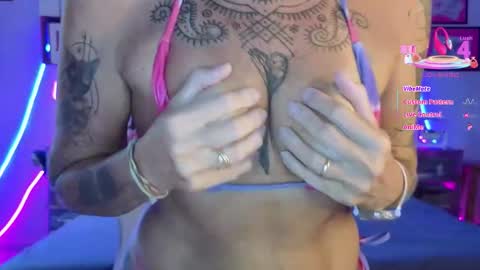 Snapshot of selvaggia_del_caribe chatting on 10-28-25, 04:53 Selvaggia Del Caribe online show from 10-28-25, 04:53