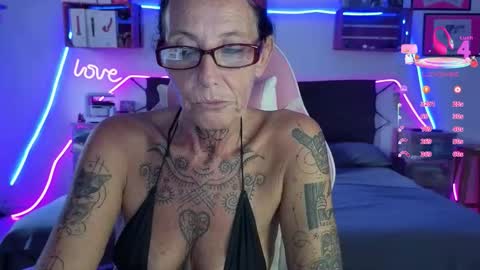 Snapshot of selvaggia_del_caribe chatting on 05-18-26, 06:14 Selvaggia Del Caribe online show from 05-18-26, 06:14