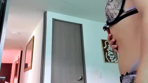 Snapshot of selyn_ chatting on 10-11-25, 02:59 Selyn online show from 10-11-25, 02:59