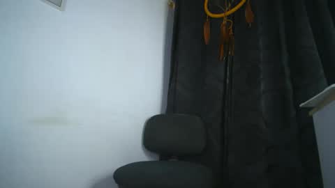 Snapshot of sem_alas chatting on 09-18-25, 01:18 sem_alas online show from 09-18-25, 01:18