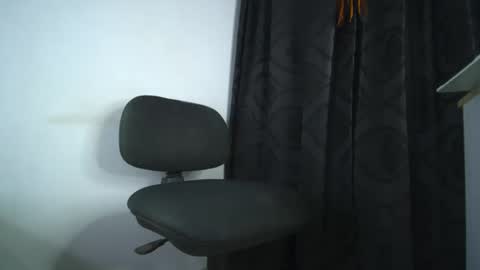 Snapshot of sem_alas chatting on 10-18-25, 05:10 sem_alas online show from 10-18-25, 05:10