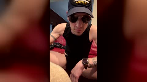 semobadboy69 online show from 04-18-26, 05:44