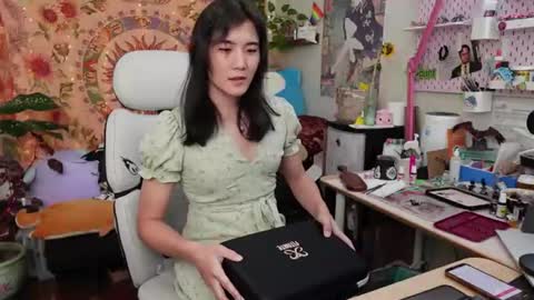 Snapshot of sen_and_sin chatting on 07-17-26, 01:23 Sen online show from 07-17-26, 01:23