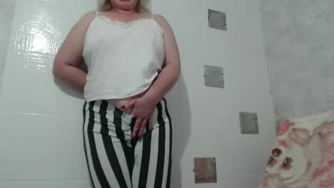 Lenna online show from 01-30-25, 06:46