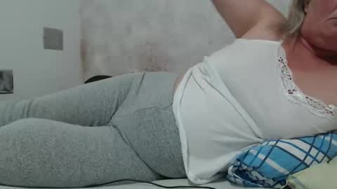 Lenna online show from 10-21-25, 07:42