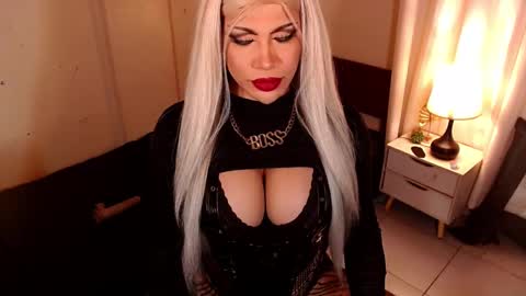 unstappable queen kate online show from 02-14-26, 03:03