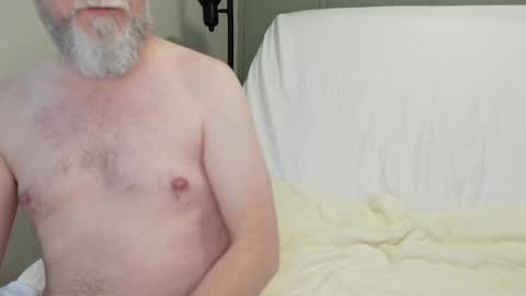 Snapshot of sensatyr chatting on 01-03-25, 03:22 Daddy Dave online show from 01-03-25, 03:22