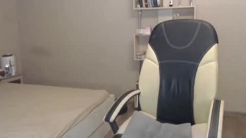 Snapshot of sensetive_mary chatting on 12-06-24, 02:49 Mary Cherry online show from 12-06-24, 02:49